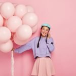 cheerful-young-asian-woman-holds-air-balloons-calls-friend-via-smartphone-gets-pleasure-receive-congratulation-from-close-people-dressed-fashionable-clothing_273609-33697 Dobrodošli u MousePark!